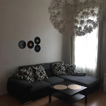 Spacious Apt In City Center Апартаменты